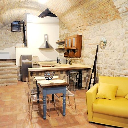 O Rosa Bella Appartamento Via Savelli Della Porta 24 Gubbio Exteriér fotografie